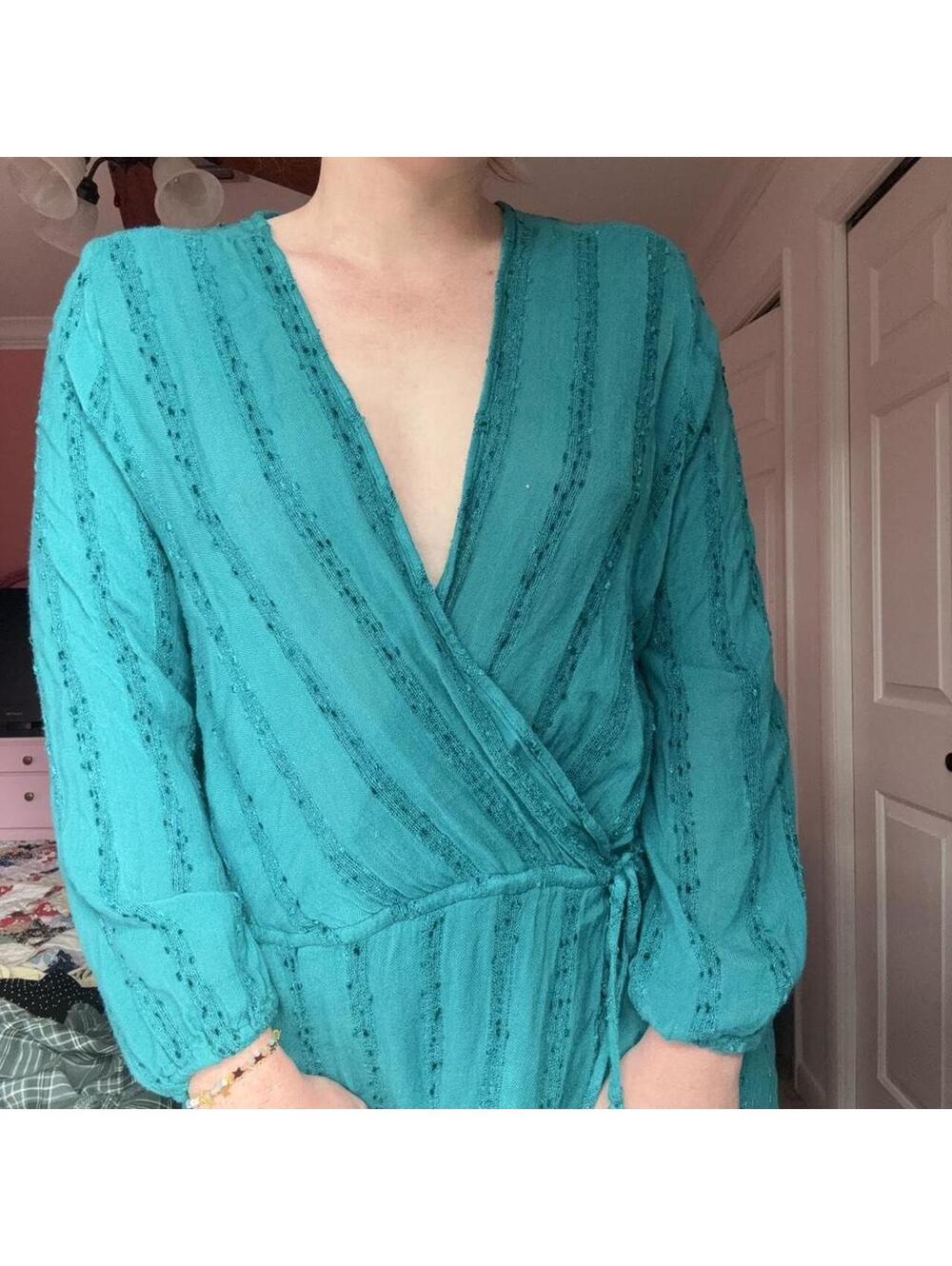 Swimsuits For All teal dress with tie waist and long sleeves. Size: 14/16